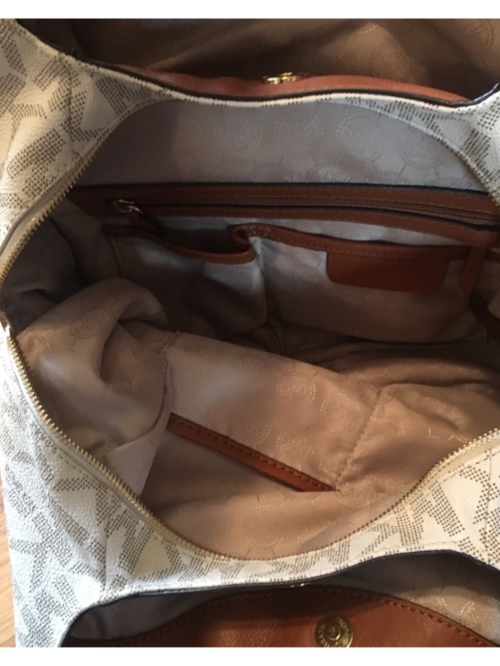 Michael Kors Beige/White Logo Shoulder Hobo with Gold Hardware - Picture 16 of 16